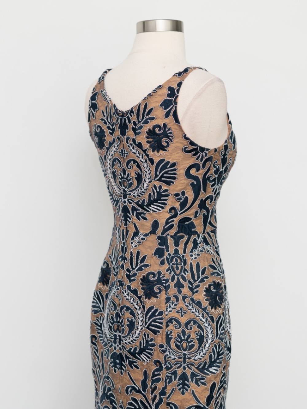 Dress the Population - Isabelle Midi Dress - Picture 11 of 12